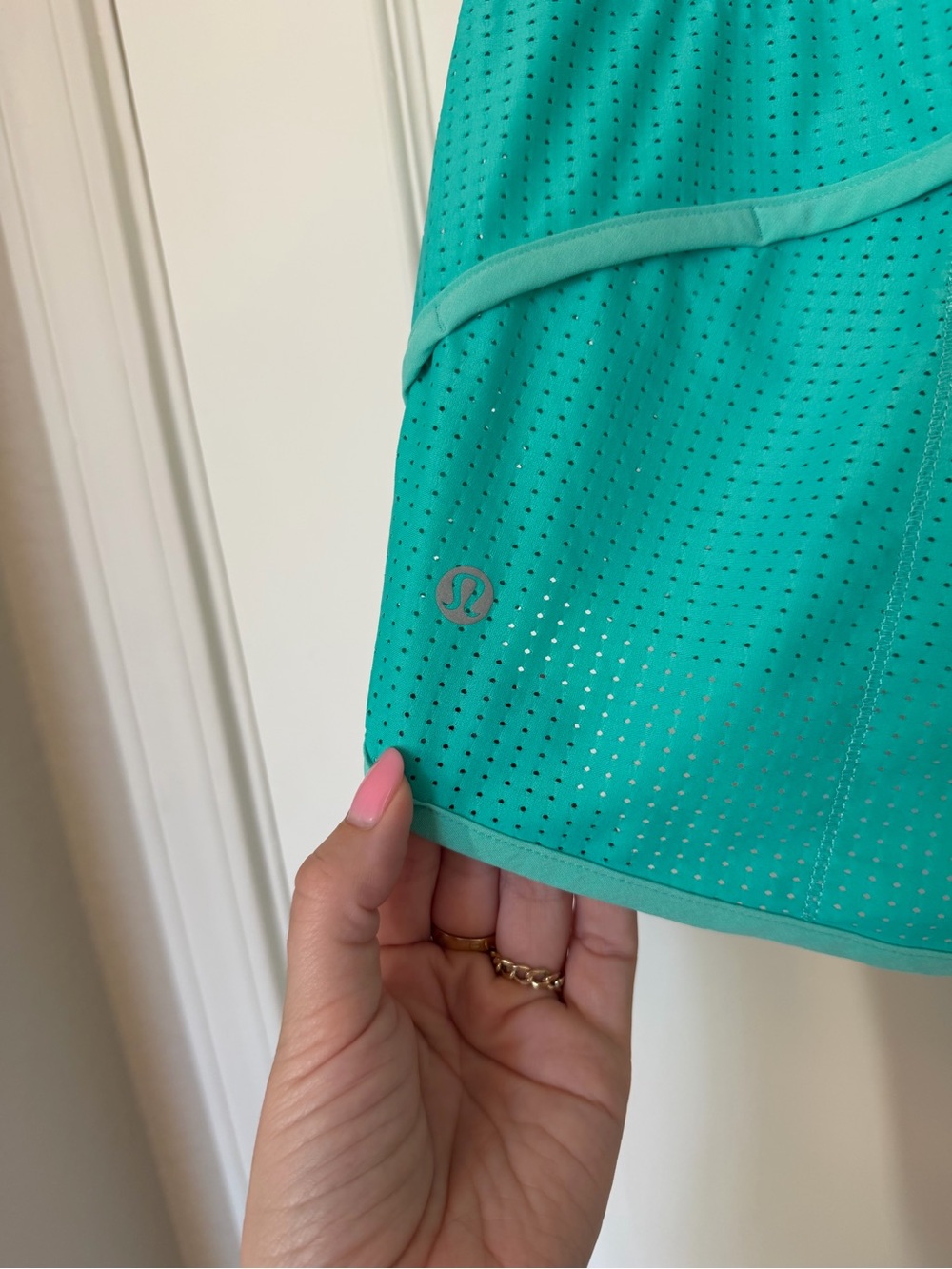 Lululemon Speed Short (Mesh), 8 - Picture 4 of 6